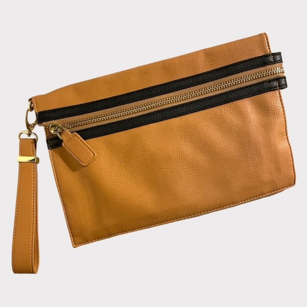 NWOT Large Brown & Black Clutch by Big Buddha​​